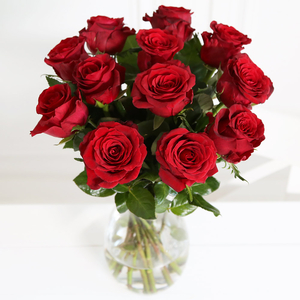 12 Red Roses Vase Delivery Japan Tokyo